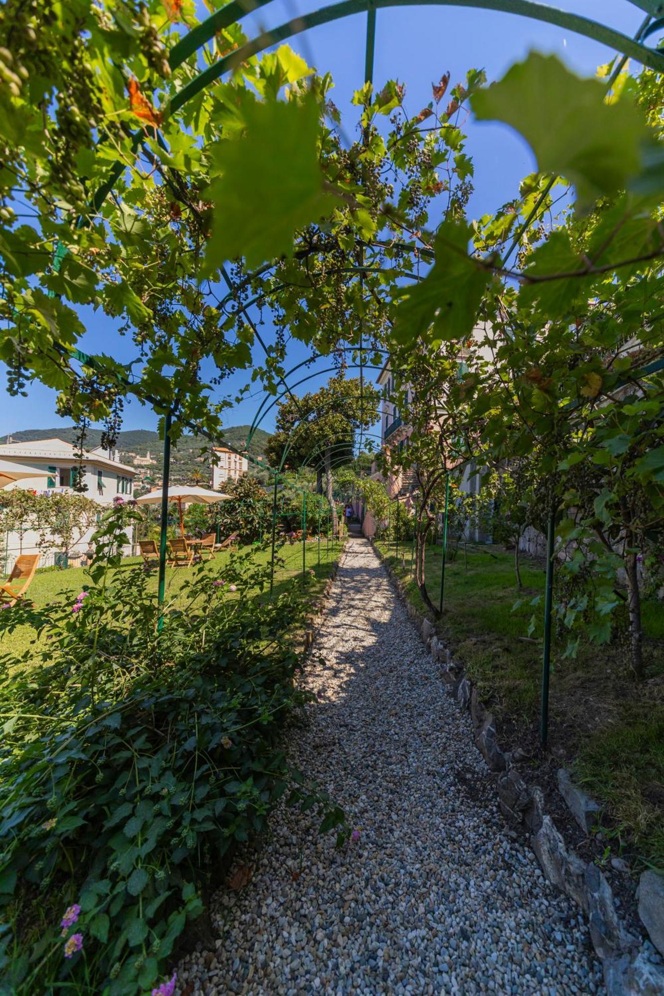 Villa Baia Dei Frati 雷科 外观 照片